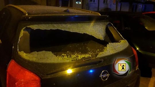 Wandale wybijają szyby w samochodach w Białej Podlaskiej