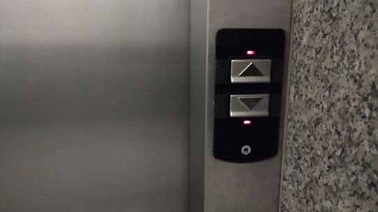 Wandale zniszczyli windę na dworcu PKP. Naprawa potrwa do końca roku