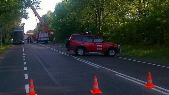 Wandzin: Tir zablokował drogę