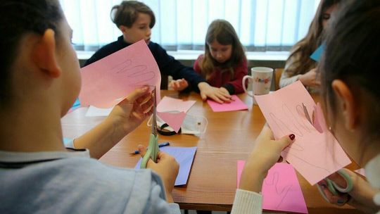 Warsztaty, kaligrafia i karaoke. Zajęcia dla dzieci w ramach "Ferii u Boboli" [zdjęcia]