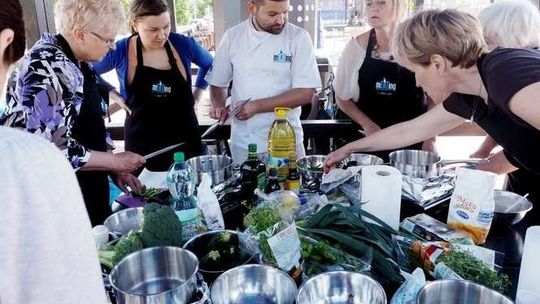 Warsztaty kulinarne i koncerty na Moście Kultury