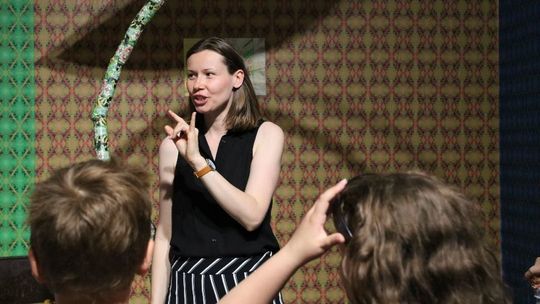 Warsztaty w polskim języku migowym w Galerii Labirynt