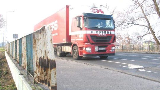 Wąskie gardło nad Uherką. Będzie remont mostu w Chełmie