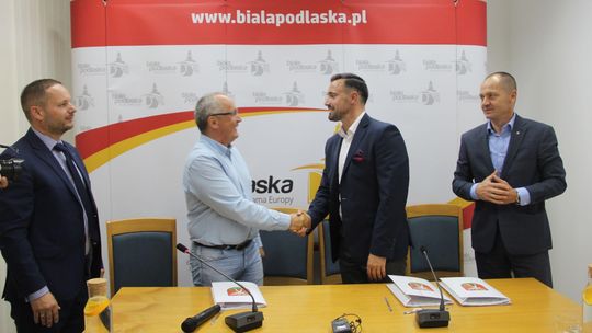 Ważna ulica doczeka się chodników i ścieżki rowerowej 