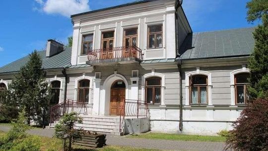 Wcześniej był tu hotel. Gmina dostała zabytkowy dworek od marszałka