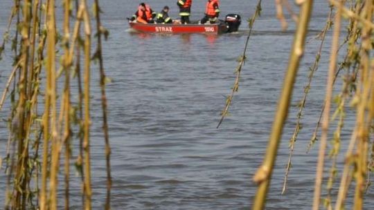 Wędkarz zobaczył coś w rzece. Strażacy potwierdzili, że to ciało