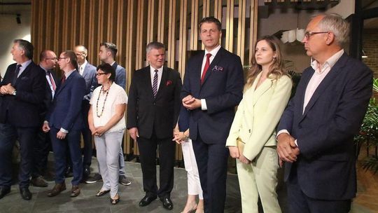 Według sondażu uzyskał najgorszy wynik. Sztab wyborczy Mirosława Piotrowskiego