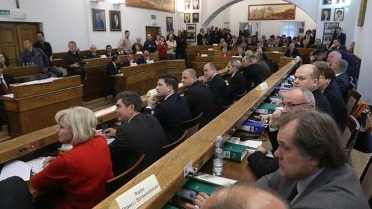 Według urzędu miejski radny "nie może być uznany za osobę pełniącą funkcje publiczne"
