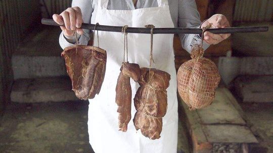 Wędzonki z całej Polski pod lupą instytutu w Puławach