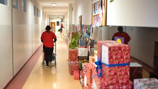 Odwiedziliśmy magazyn Szlachetnej Paczki. Wolontariusze mają co robić Odwiedziliśmy magazyn Szlachetnej Paczki. Wolontariusze mają co robić