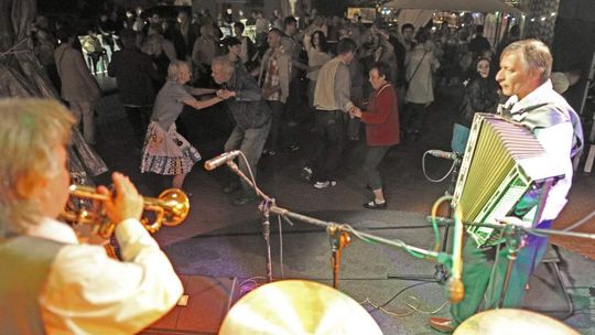 Weekend na Moście Kultury: koncert, potancówka, gotowanie