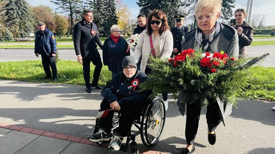 Węgierska rewolucja i dar serca zamościan. Pod tablicą złożyli kwiaty
