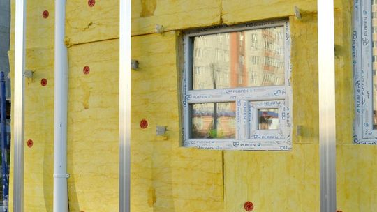 Wełna mineralna twarda i miękka – zalety