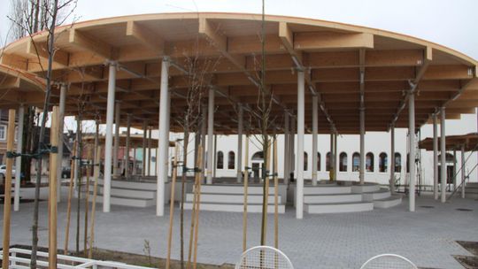 Wiaty w kształcie okręgów i hala targowa. Coraz bliżej otwarcia babskiego rynku 