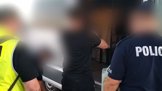 Wiązał i bił młotkiem. Po 19 latach Ukrainiec wpadł w ręce policji