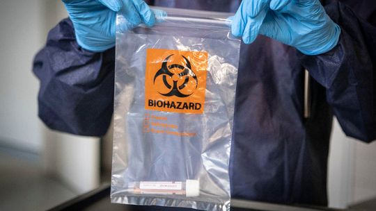 Wiceminister: Po 14 dniach luzowania ponad 6-7 tys. zakażeń dziennie? Może być krok wstecz