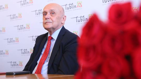 Wiceprzewodniczący Rady Miasta Lublin stanie przed sądem. Za wazony i zapalniczkę miał pomagać SB