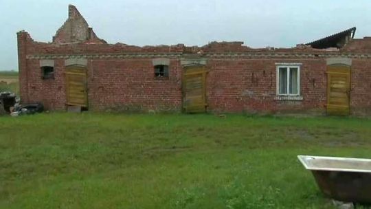 Wicher zrywał dachy i linie energetyczne. Nad Mazowszem przeszły nawałnice