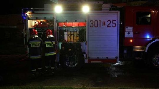 Wichury w woj. lubelskim. Powalone drzewa, uszkodzone dachy