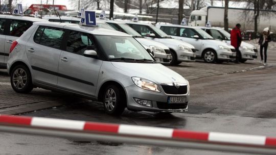 Więcej chętnych na prawo jazdy w Lublinie. \"Codziennie zapisujemy 400 osób\"