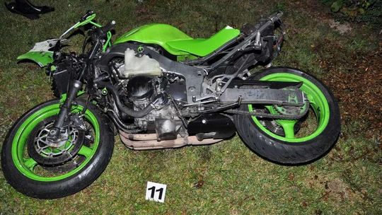 Wielącza: 24-latek zginął w wypadku motocyklowym. Nie miał prawa jazdy [zdjęcia]