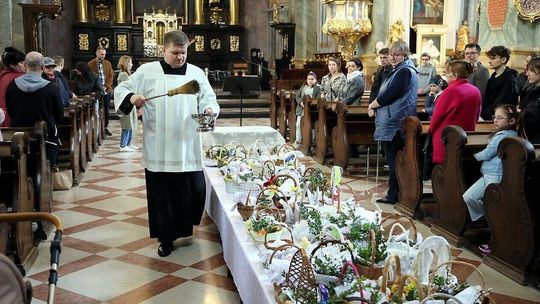 Wielkanoc 2024. Święcenie pokarmów w Archikatedrze Lubelskiej 