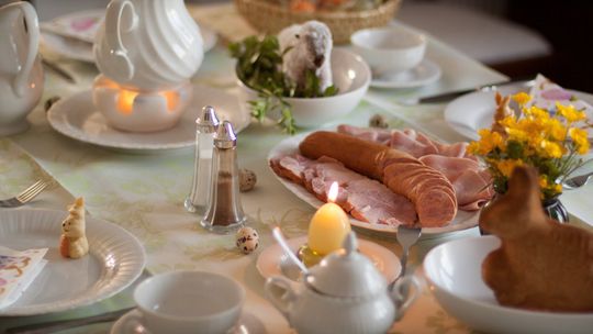 Wielkanoc bez stania przy garach. Z pomocą przychodzą restauracje