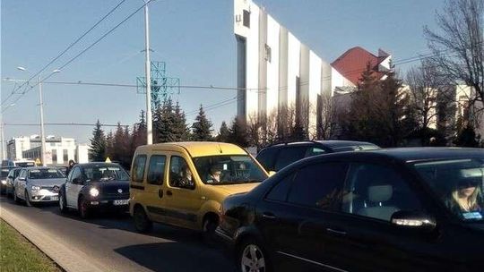 Wielki korek na Diamentowej i Jana Pawła II. Paraliż [zdjęcia, wideo]