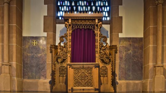 Wielki Piątek z nocną spowiedzią. „Noc konfesjonałów” w Lublinie