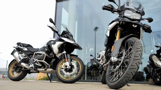 Wielofunkcyjny bokser. Motocykle BMW to legenda, nie tylko wśród fanów tej marki [wideo]