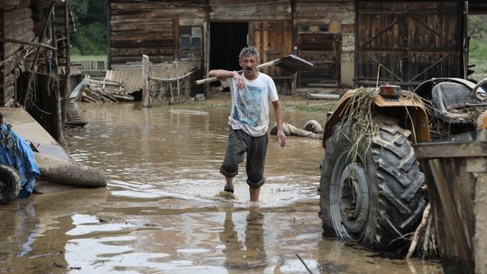 Wierzchowiska pod wodą. Straty po zalaniu wsi mogą wynieść kilka milionów złotych [zdjęcia]