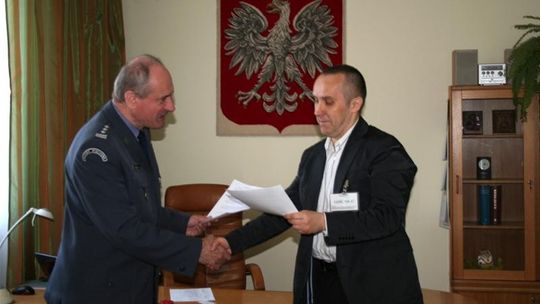 Więźniowie na żużel za sprzątanie