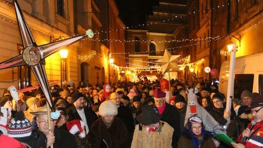 Wigilia Starego Miasta: Korowód, opłatek i bigos (zdjęcia, wideo)