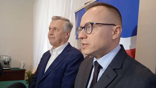 "Willa plus". Wiceminister Soboń broni ministra Czarnka
