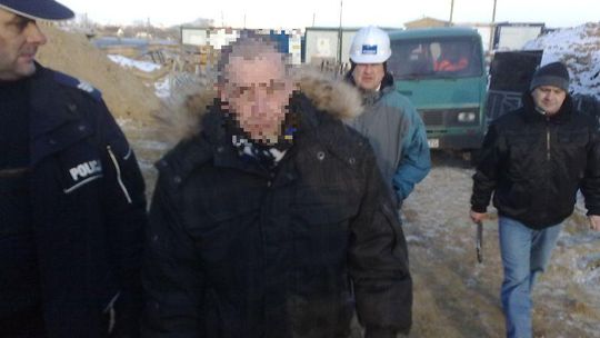 Willowa: Budowlaniec wszedł na dźwig. Chciał skoczyć (wideo)