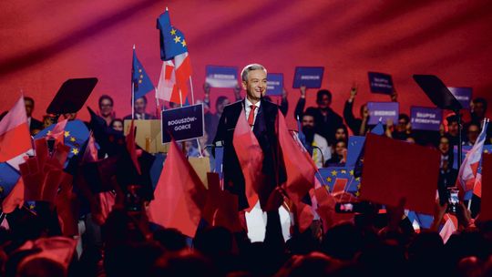 "Wiosna" Roberta Biedronia zabiera poparcie Koalicji Obywatelskiej. Nowy sondaż