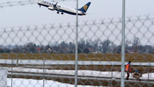 Wirtualna burza wokół lotniska Lublin. \"Nie ma obaw o zamknięcie\"