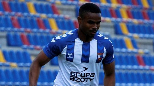 Wisła Puławy – KSZO Ostrowiec Świętokrzyski 7:1. Świetna druga połowa i 100 goli