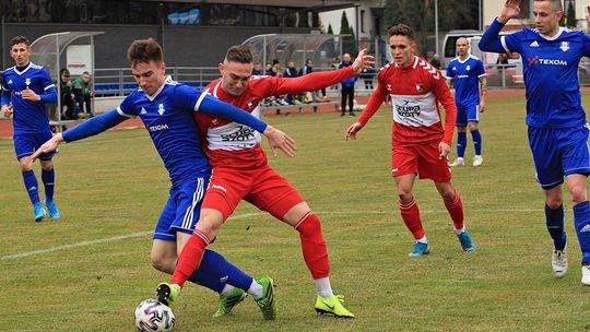 Wisła Puławy - Sokół Sieniawa 1:0. Nowy trener ciągle z kompletem [zobacz zwycięskiego gola]