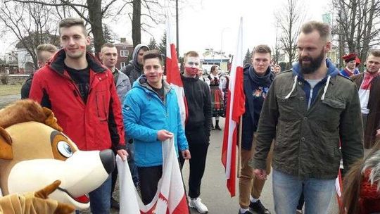 Witek Muzyk Ulicy z piosenką na Mundial. Kręcił na AWF 