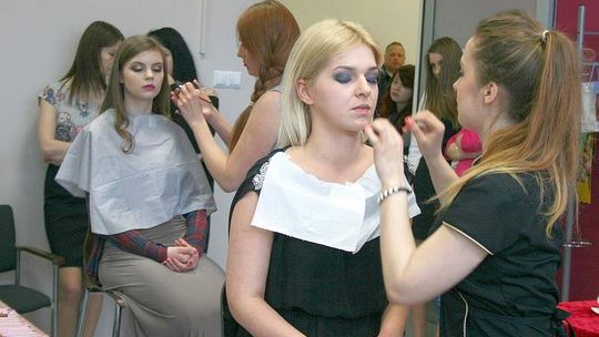 Wizażystki w parku naukowym