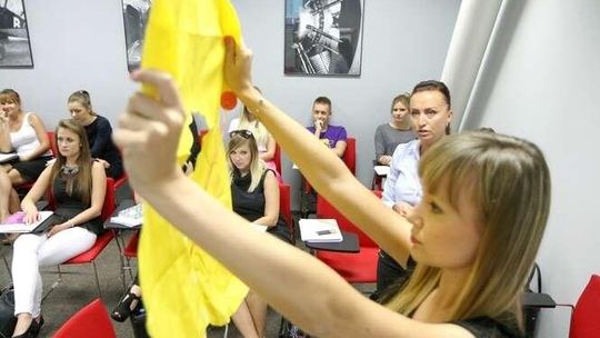 Wizz Air szuka przyszłych stewardów i stewardessy. Jakie są wymagania?