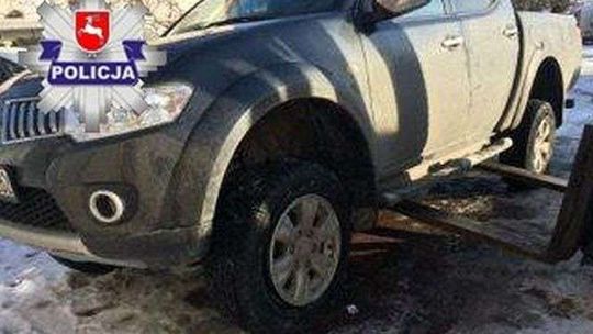 Wjechał na środek ronda i uciekł. Jak się tłumaczył? 