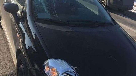 Wjechał rowerem pod samochód. Miał prawie dwa promile 