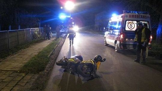 Wjechał skuterem w rowerzystkę. Jest ciężko ranny [zdjęcia]