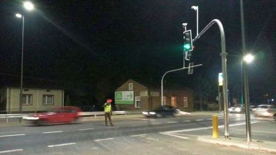 Włączyli światła w Konopnicy. Tworzą się ogromne korki