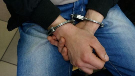 Włamał się do domu w budowie. Ukradł samochód