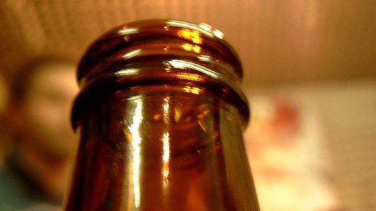 Włamał się do sklepu, bo chciał się napić piwa