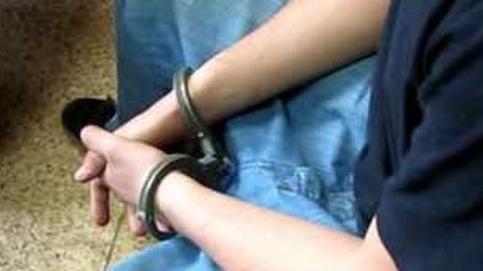 Włamali się do sklepu, ukradli papierosy i wódkę