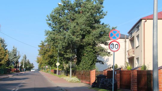 Właściciele domów chcieli parkować też przy ulicy. Ta decyzja ich nie ucieszy